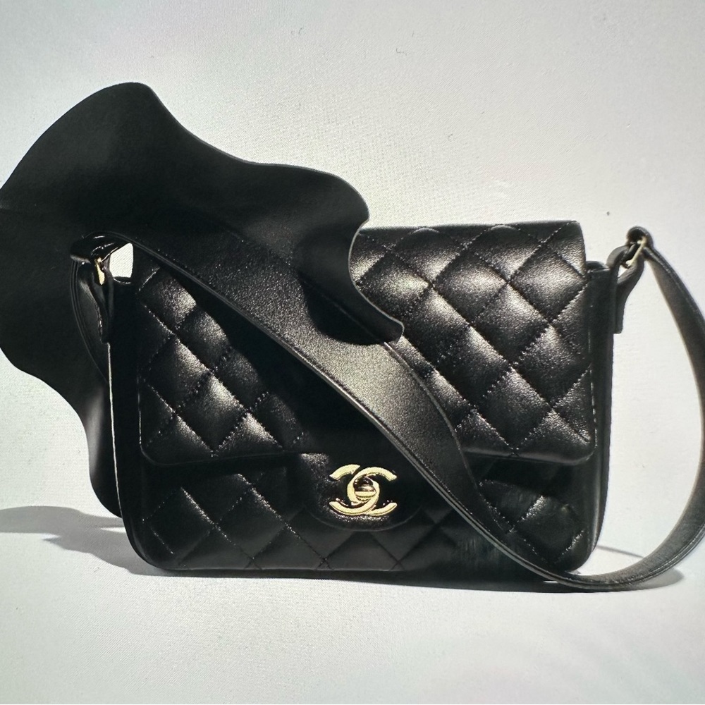 100% Authentic Chanel Sessional limited edition black flap bag crossbody
